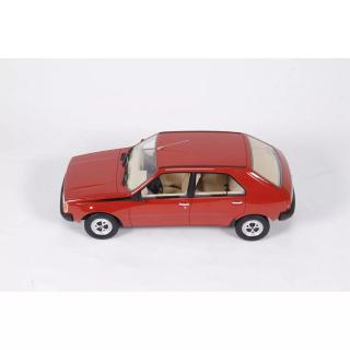 RENAULT 14 TS ROUGE 705 1983 OttO mobile 1:18 Resinemodell (Türen, Motorhaube... nicht zu öffnen!)
